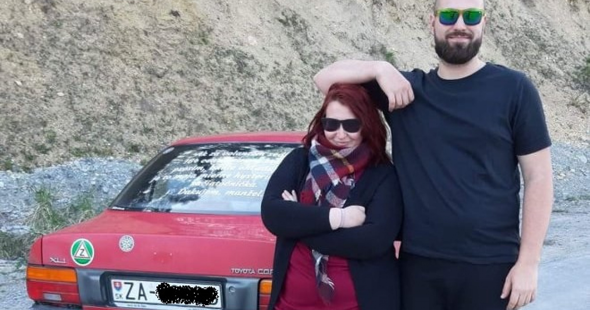 Vie, aká je šoférka, tak jej dal na auto takýto odkaz