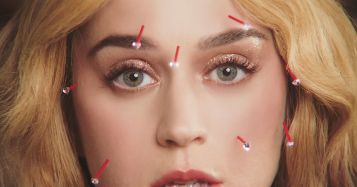Katy Perry háčik